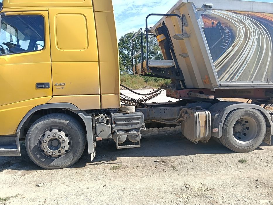 Sprzedam 2 Volvo fh 13 .