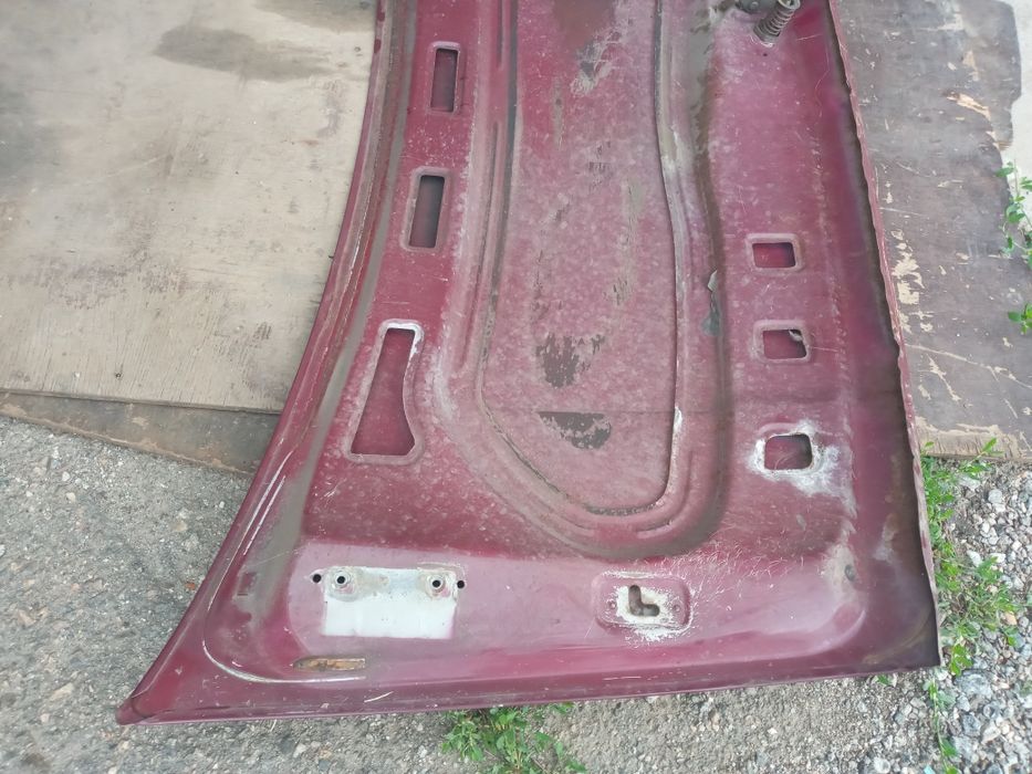 Продам капот газель старого зразку.