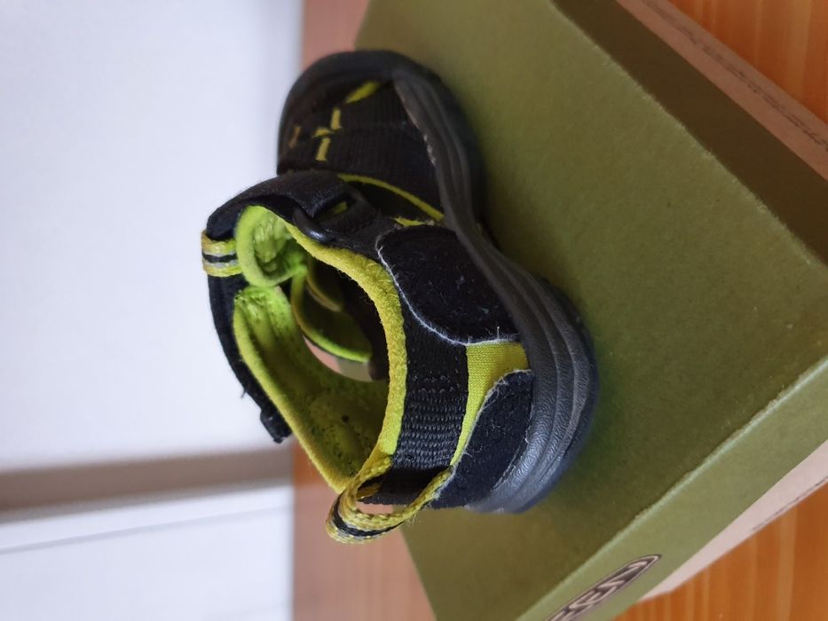 Sapatilhas Keen Tam 20/21 (Novas)