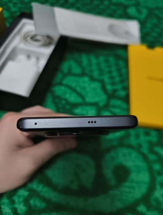 Смартфон Realme 11 Pro 5G • 8/256Гб • AMOLED 120 Гц Как новый!