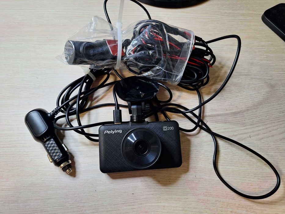 Wideorejstrator/Kamera samochodowa + tylna kamera Peiying Basic D200