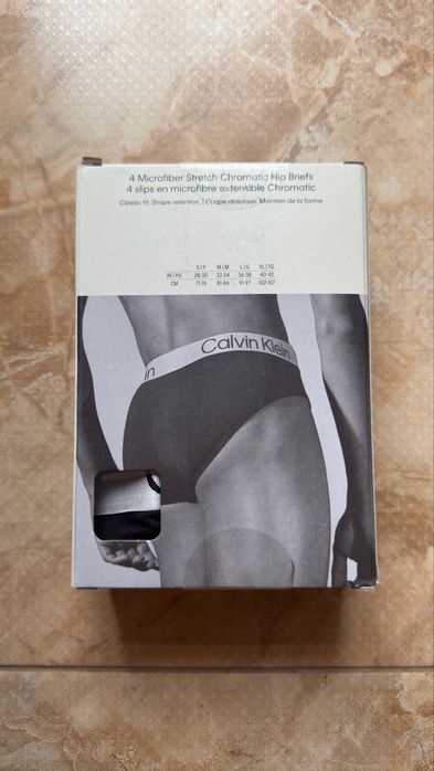 Труси бріфи Calvin Klein Chromatic 4-Pack Hip Brief розмір L