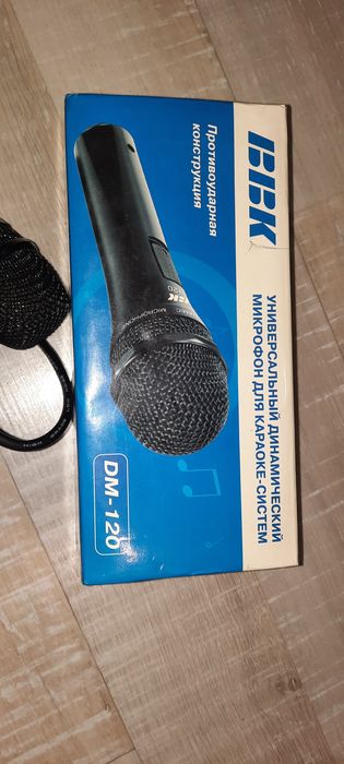 Мікрофон для караоке BBK DM-120, як новий.