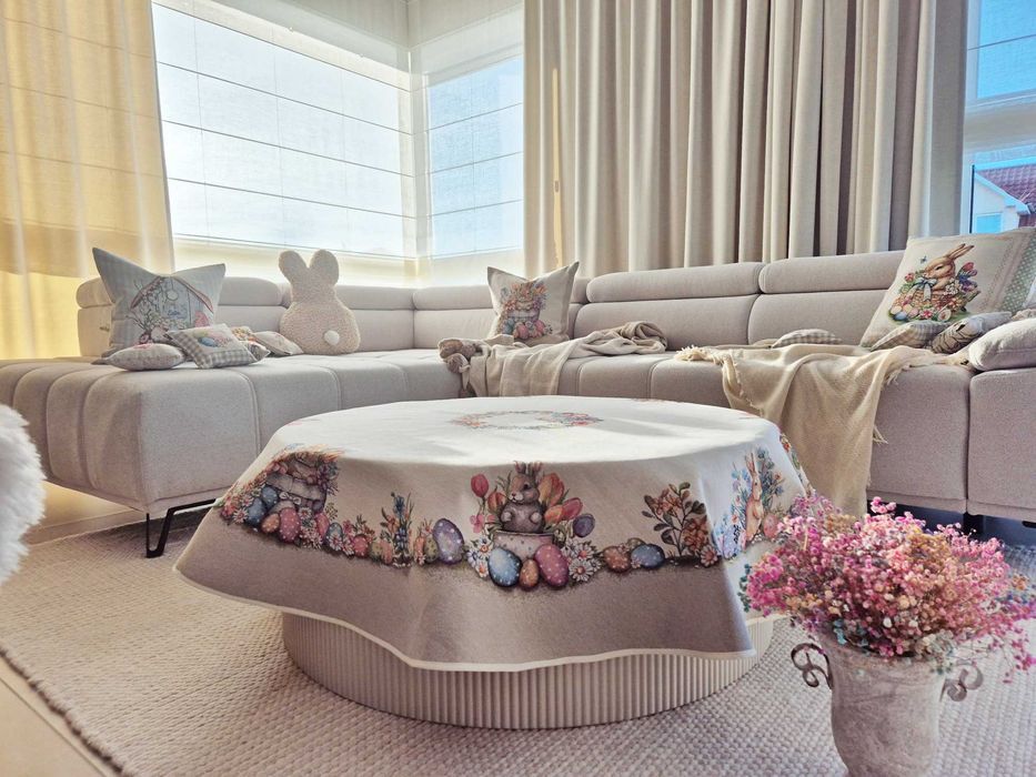 Obrus Wielkanocny okrągły średnica 165 cm 1289LI Zajączki