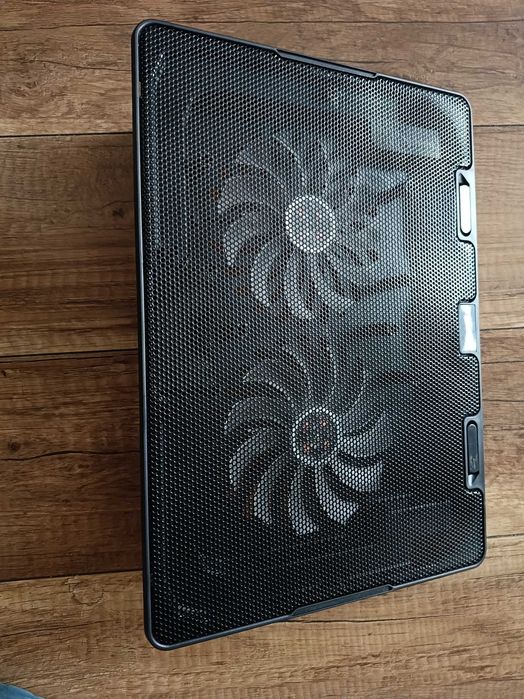 Podstawka chłodząca pod laptopa 12–17″ – USZKODZONA
