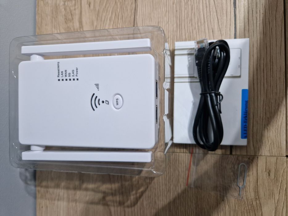 Wzmacniacz Wi-Fi / Repeater AC1200. 1200 Mbps 2.4 GHz + 5 GHz