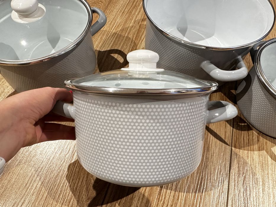 Zestaw garnków emaliowanych