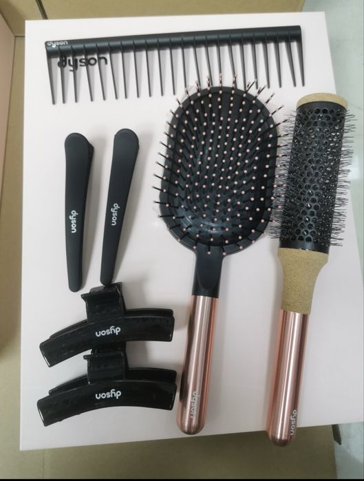 Преміальний подарунковий набір для волосся Dyson