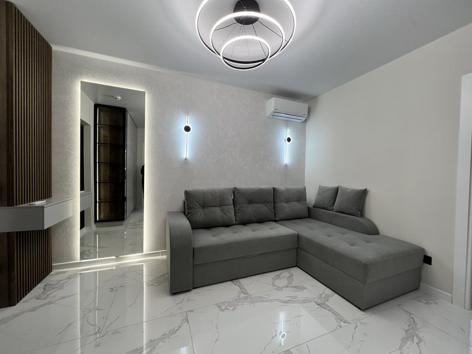 Здається 1,5 кім в ЖК Фемелі центр міста