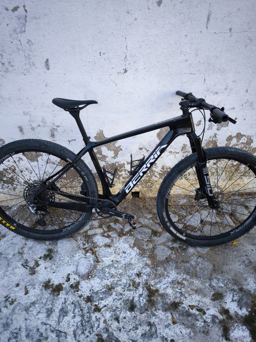 Berria Bravo carbono M