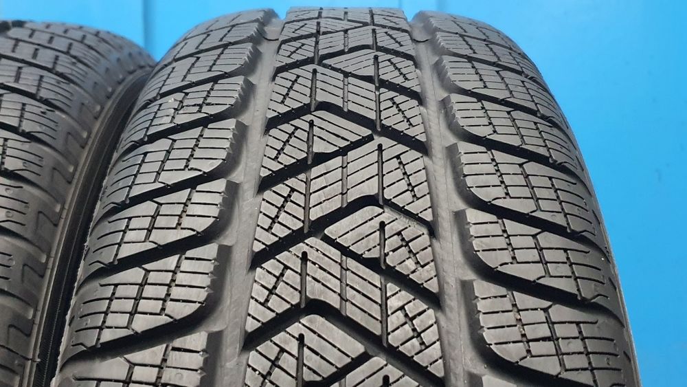 4 x 215/65 R17 Opony zimowe Pirelli ! Rok 2023