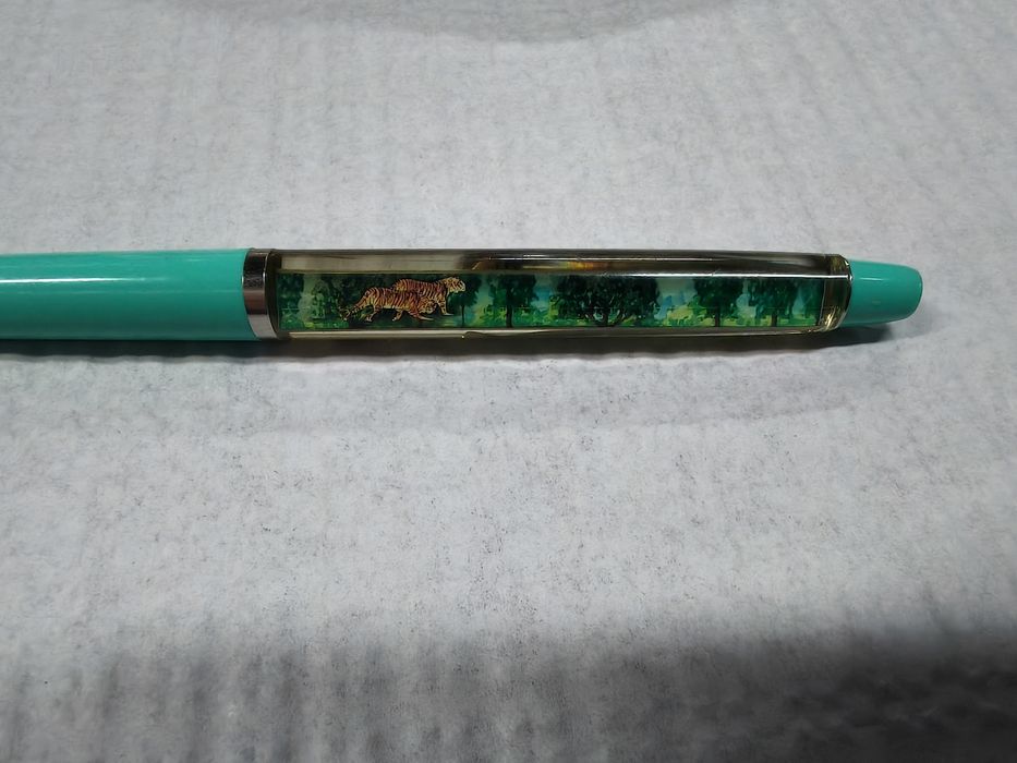 Caneta flutuante vintage