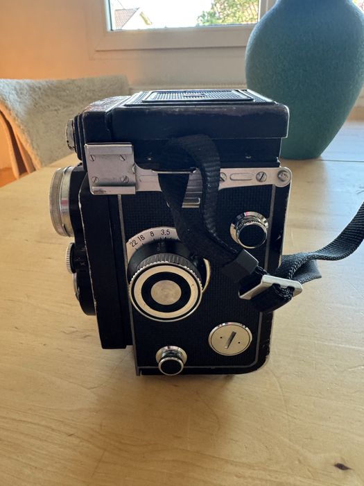Aparat Yashica Mat 124