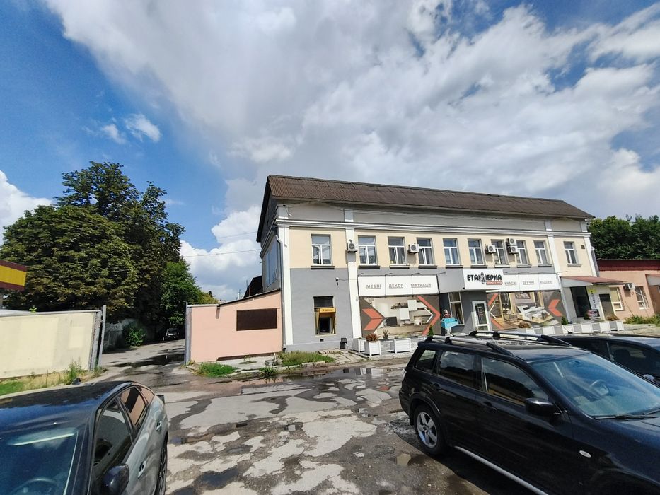 Продаж 6 метрів, окремий вхід під майстерню, кавярню