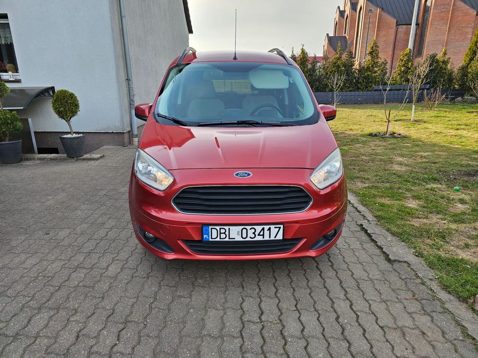 Ford Tourneo Courier Bardzo oszczędny i funkcjonalny
