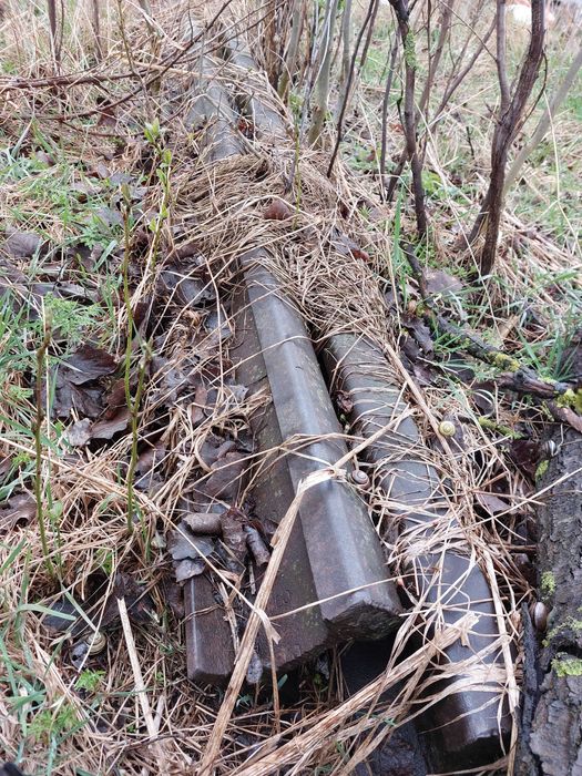 Szyna kolejowa, stalowa, belka.