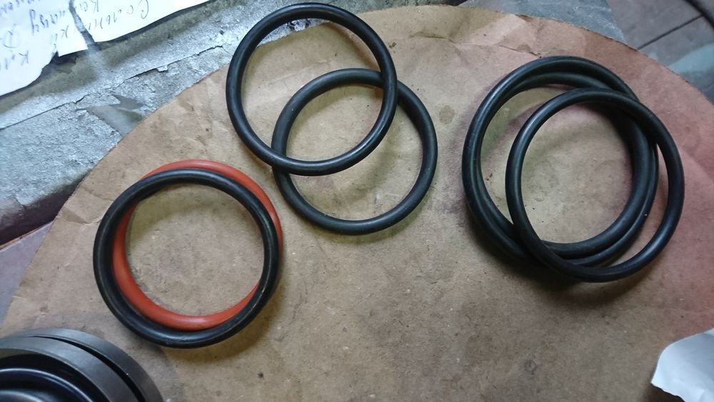 Запчасти для Каматцу .