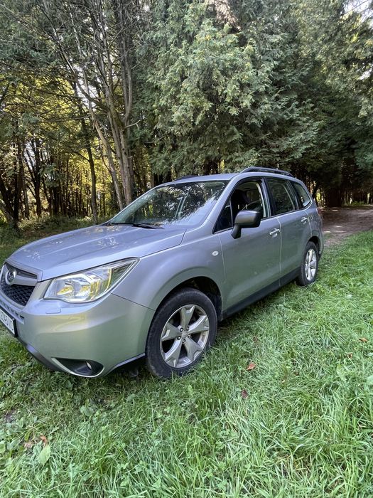 Автомобіль позашляховик  Subaru