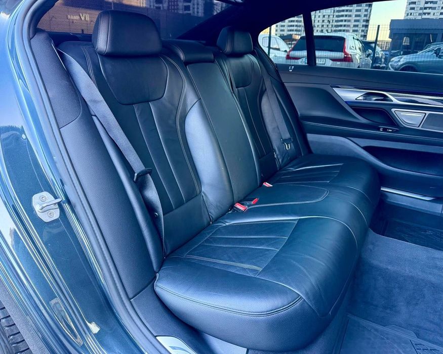 Продаж гарного BMW 740І
