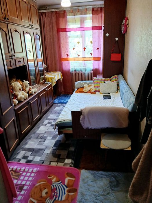Продам коммунальную квартиру в центре