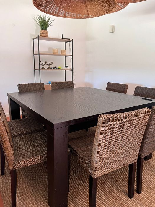 Mesa em carvalho e 8 cadeiras