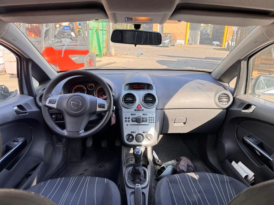 Para peças OPEL Corsa D