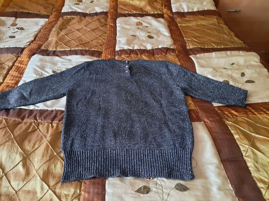 Sweter firmy  quiosoue