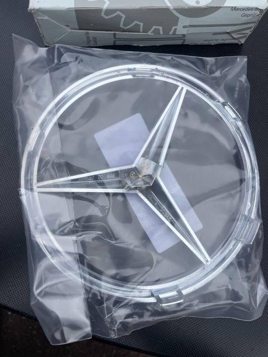 Emblema mercedes novo