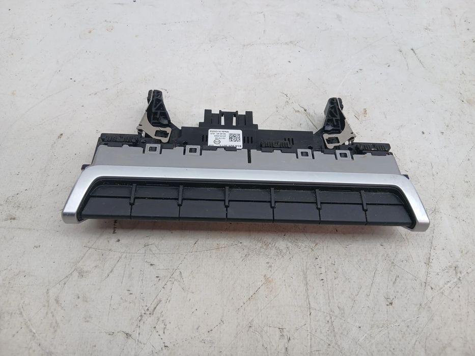 Botão / interruptor 4 piscas AUDI Q3 (F3B)