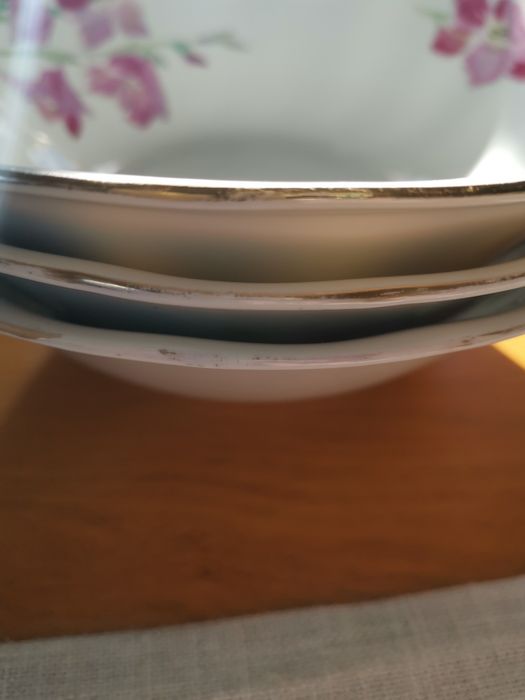 3 miski porcelanowe śr. 23 cm
