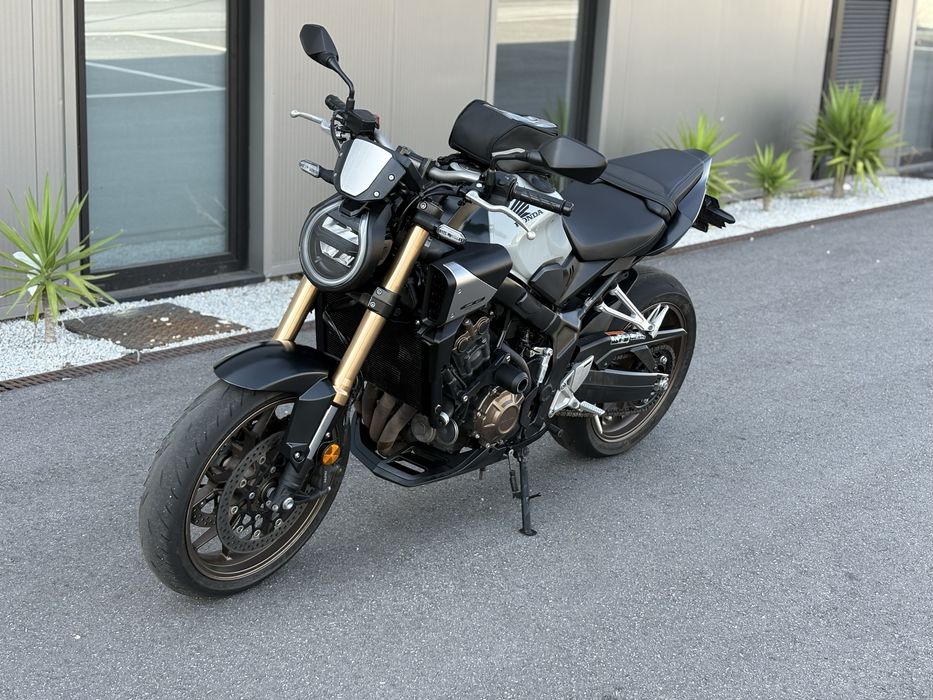 Honda CB 650 RA - E Clutch  ( Extras )  Akrapovic