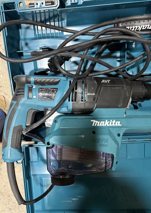 Перфоратор Makita HR2653 з пилевидаленням