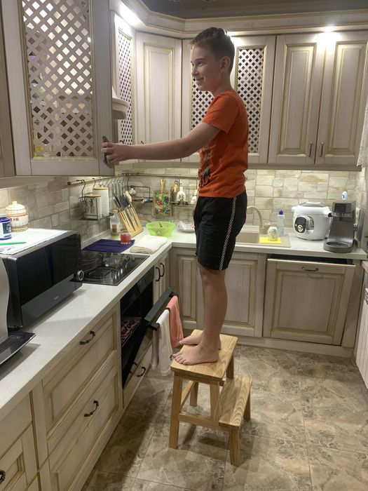 Лесніца,Лисенка,табуретка,стул-лестніца,