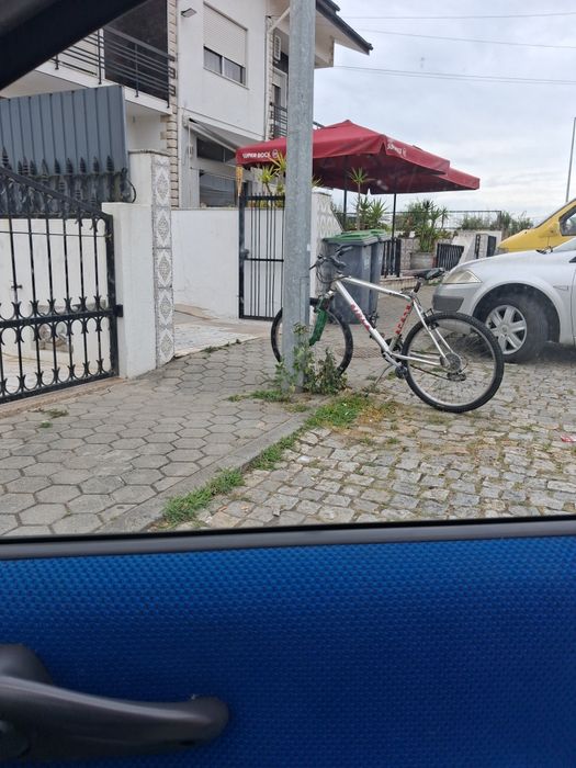 Vendo uma bicicleta jantes 26