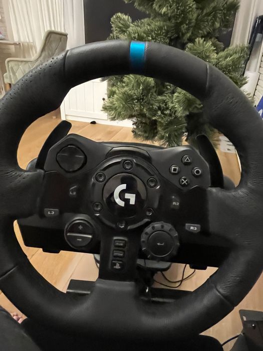 Комплект крісло playseat evolution black + кермо logitech g923