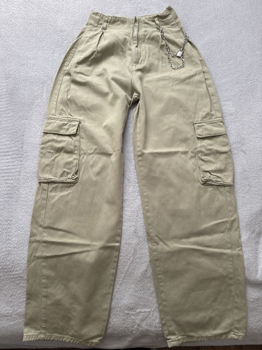 Stradivarius beżowe spodnie cargo r. 34 XS