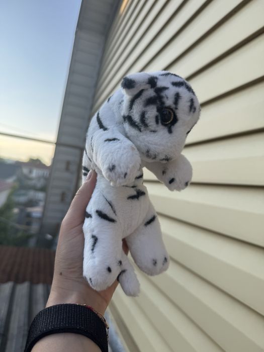 Мякі іграшки коник та тигрик