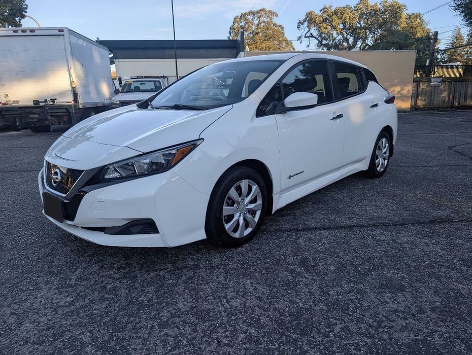 Nissan LEAF S      2019