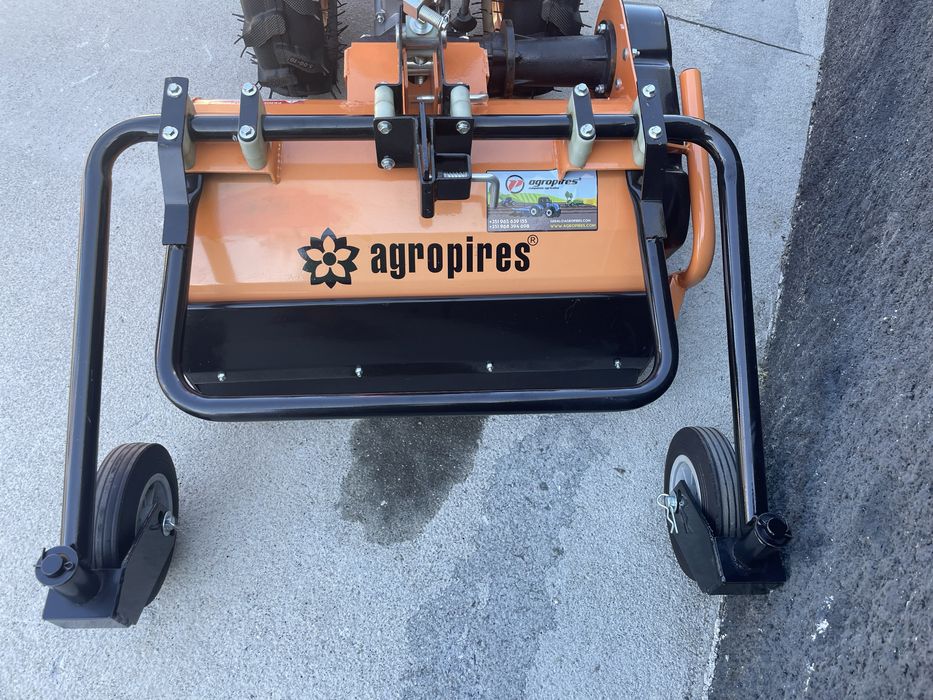 Motocultivador 15 cavalos com triturador de martelos