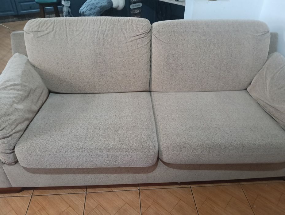 Vendo sofá de 2 lugares como novo