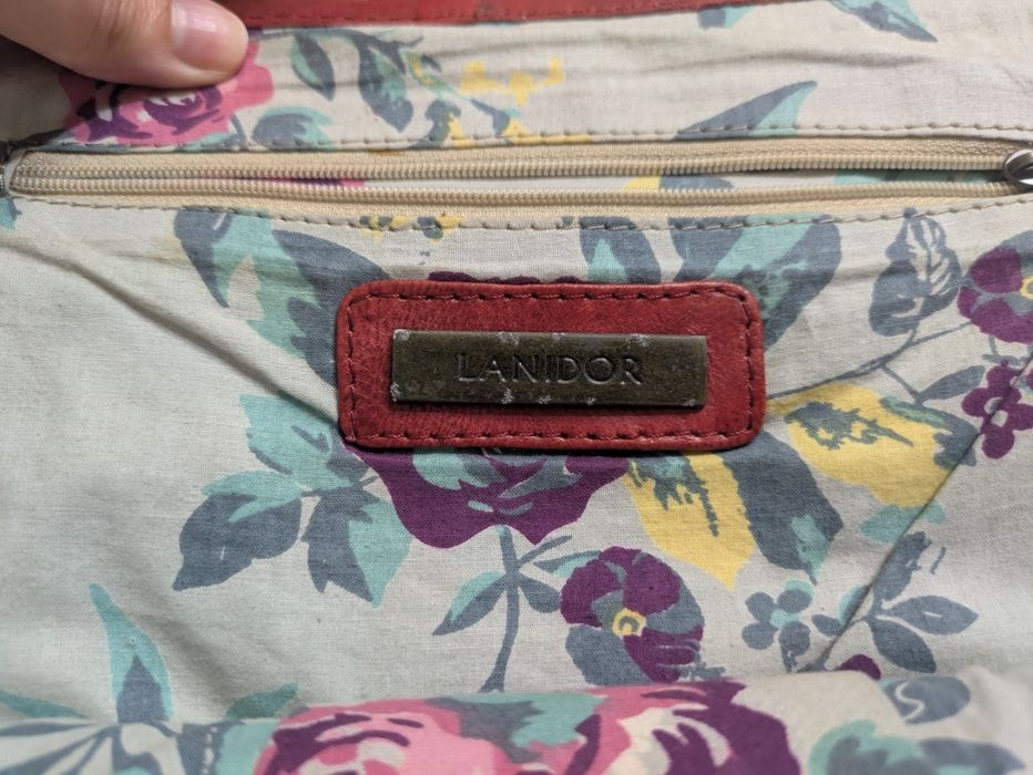 Mala vermelha da Lanidor