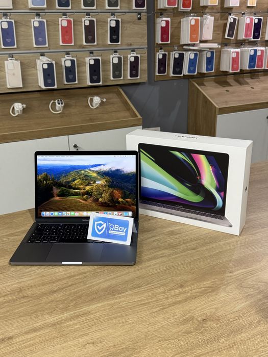 MacBook Pro 13” 2020 Space Gray — M1/8GB/256GB — Рідна Батарея: 100%