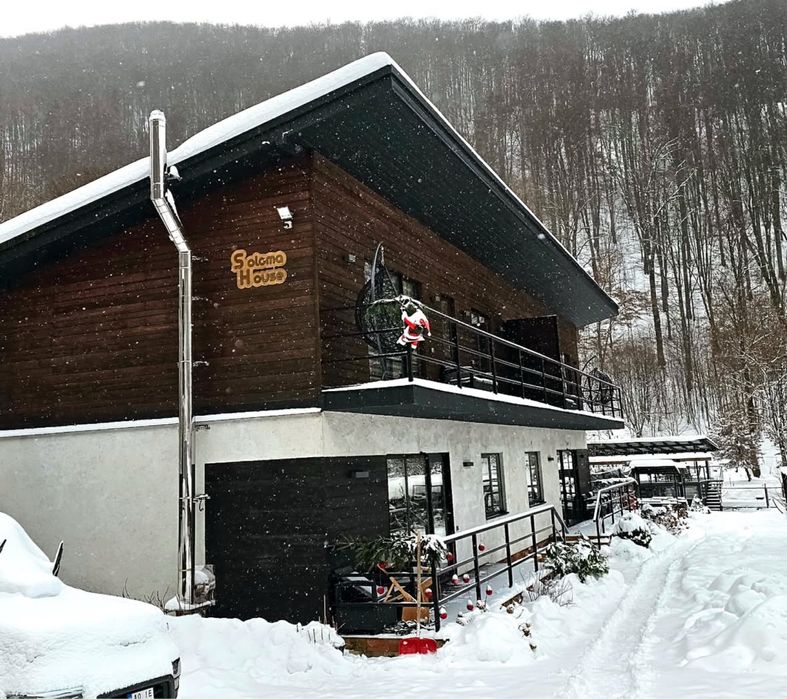 Будинок в горах подобово ”Soloma house” , чан на березі гірської річки