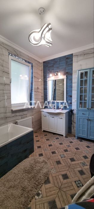 Дом с подвалом на участке 6 соток на  Фонтане