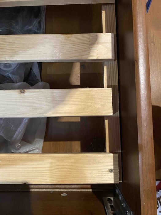 Ліжко та комоди два штуки