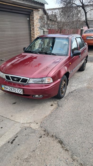 Автомобиль Деу Нексия.