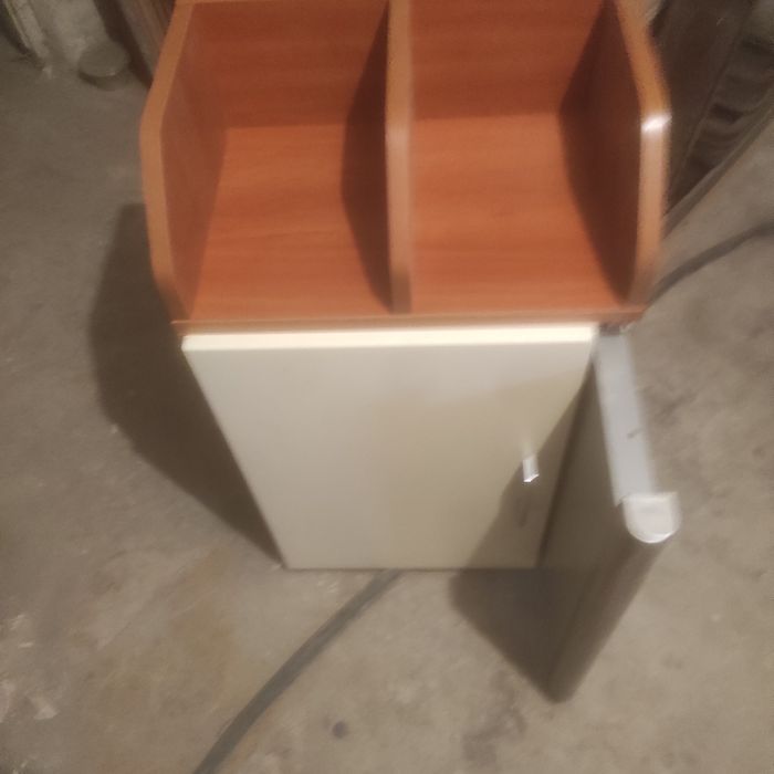 Okap z zabudową kuchenną i osprzęt