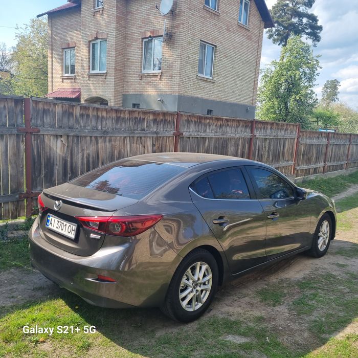 Продам Мазду 3 1.5литра. 2014 год Офіційну Автомат