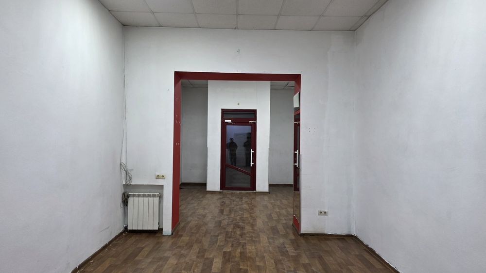 Оренда комерційного приміщення 78м2 біля  ринку у ЦЕНТРІ міста