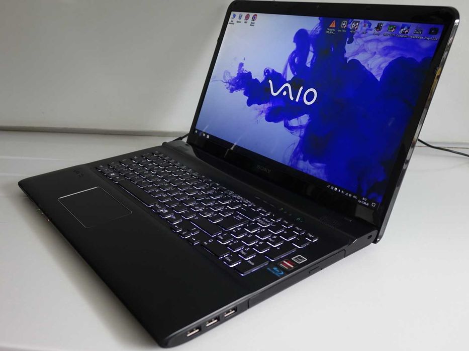 Идеал Игровой ноутбук SONY Vaio 17.3 i3-3110M 8GB 750GB Radeon HD 7600 2gb Win10 ОБСЛУЖЕН